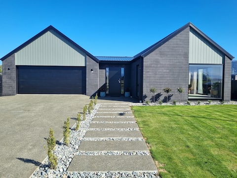 Luxurious Private  Retreat