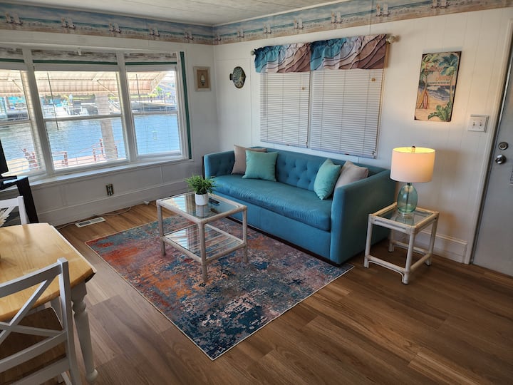 Hudson Waterfront Home "T2 House" - Hudson, FL