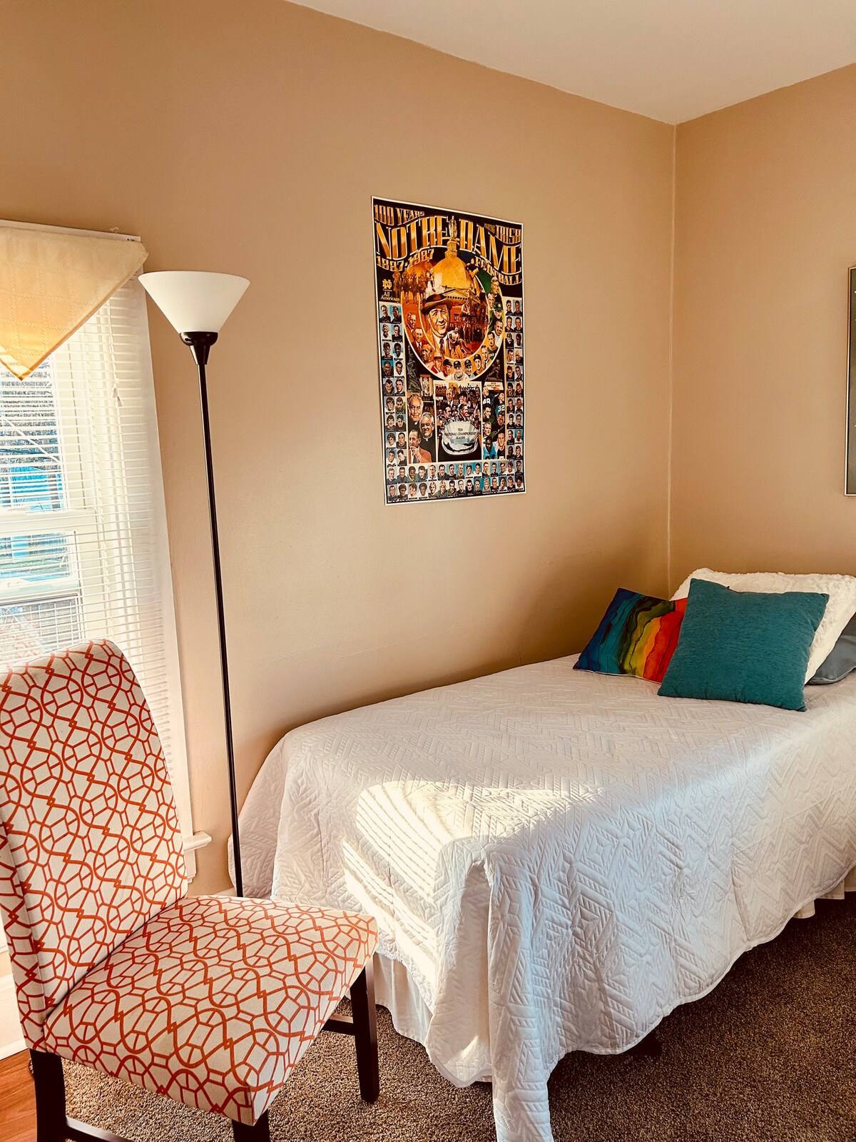 ห้องนอนที่ 2 เตียงแฝด 2 หลัง