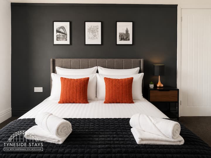 Renovated House-4 Bdrm- Parking-long Stay-fastwifi - Newcastle Airport (NCL)