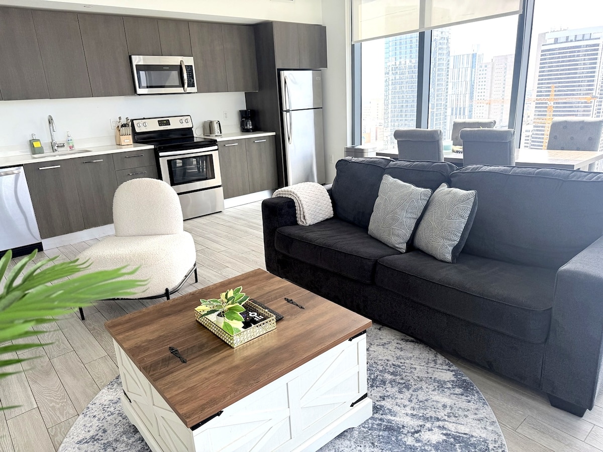 Successful Airbnb property: 3BR Penthouse Downtown Miami Pool, Gym, & Views in Mdcc