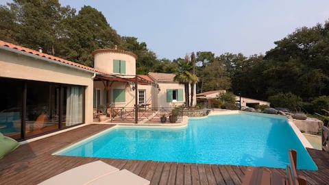 Villa with an end-of-the-world feel, private pool.