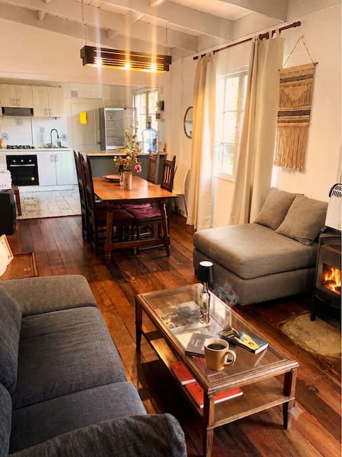 Los Escritores Bungalow | Chalet de Piedra 1920