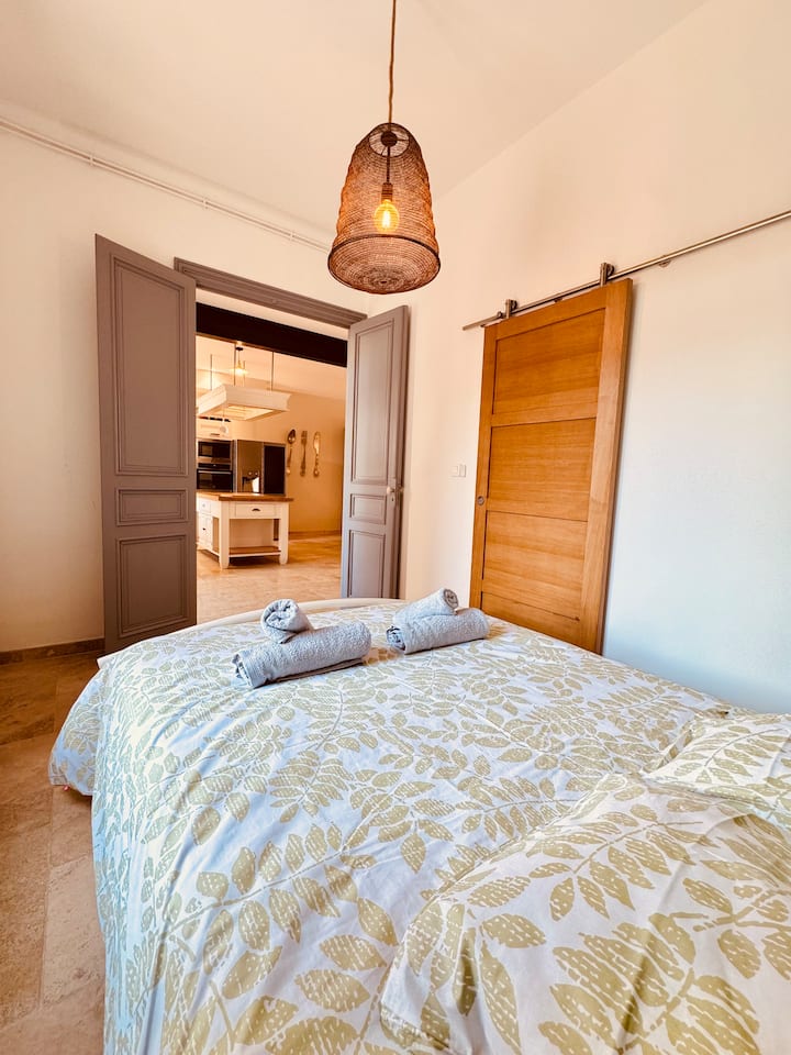 საძინებელი 1