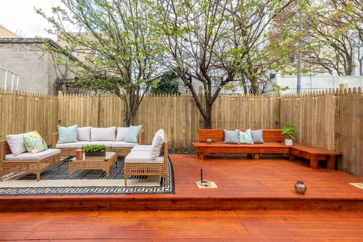 Modern 4BR w/ Yard+Gameroom|PATH+Bus Access to NYC gallery image 3