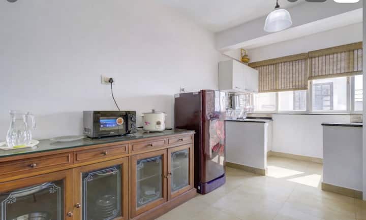 Full kitchen image 2