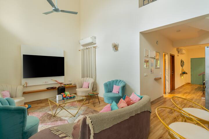 Living room image 12