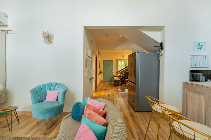 Living room image 9