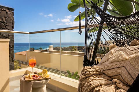 Sea View| Pool| Private Garage| Wi-fi| WinelCoffee