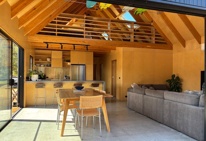 Black Pearl - New Minimal Style Scandi Beach House - 포트 캠벨