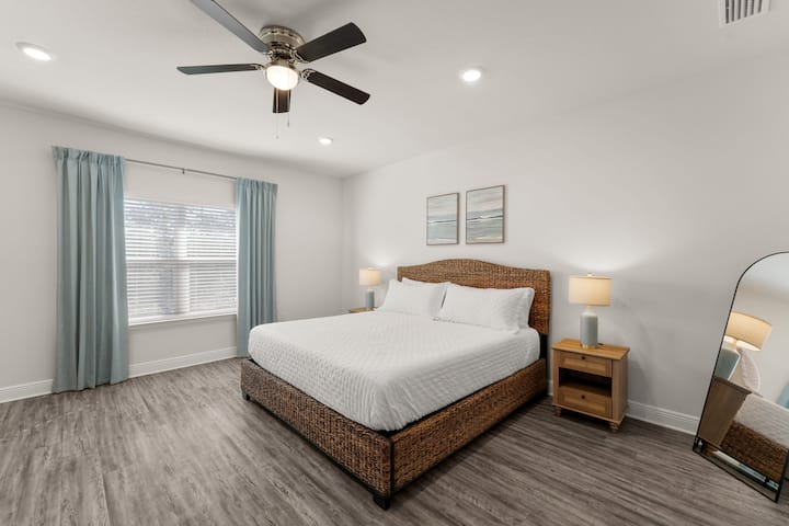 Dormitorio principal con cama tamaño King