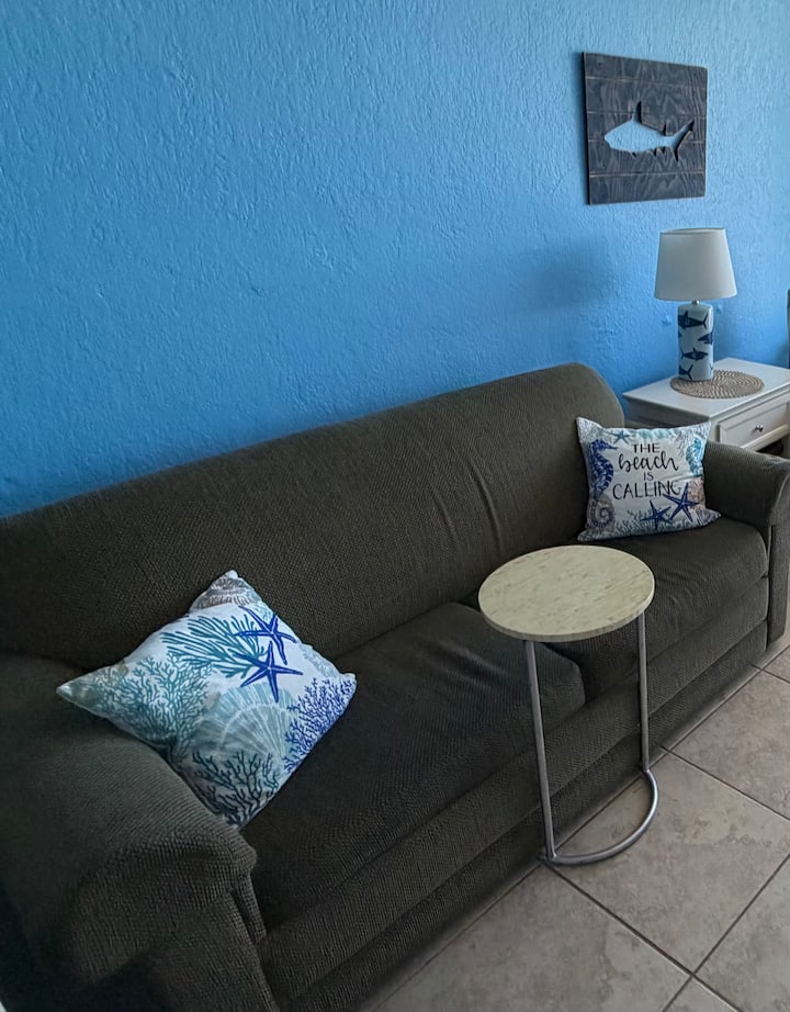 Ocean View, On Beach, Cozy Condo - Daytona Beach
