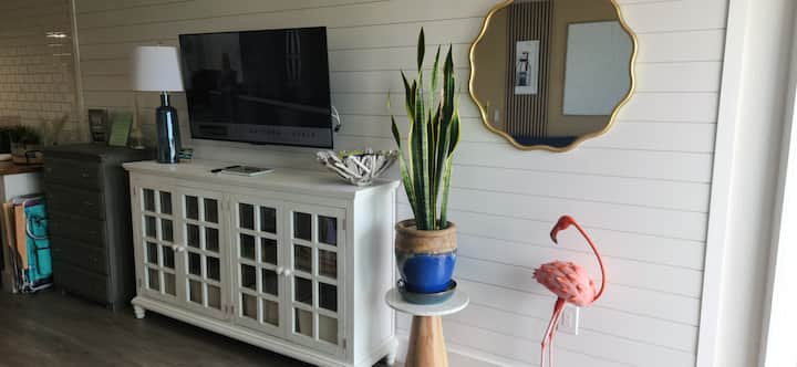 Oceanview Condo With Pool & Lively Tiki Bar! - デートナ・ビーチ, FL