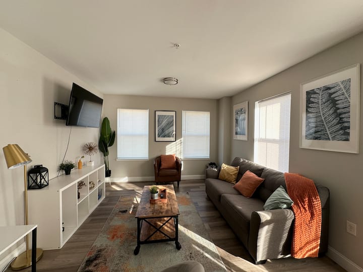 Free Parking-downtown Nwk 1br Close To Metlife - Newark, NJ