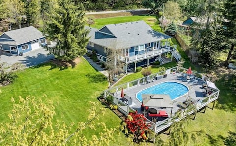 Home on peaceful acreage with pool & hot tub