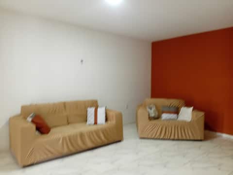 Top Airbnb: Spacious House (6 bedrooms/4 suites) with Parking Spaces 2 km from Downtown em Bananeiras