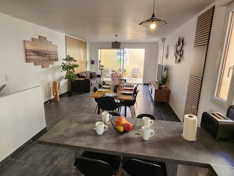 spacious house, terrace, air conditioning