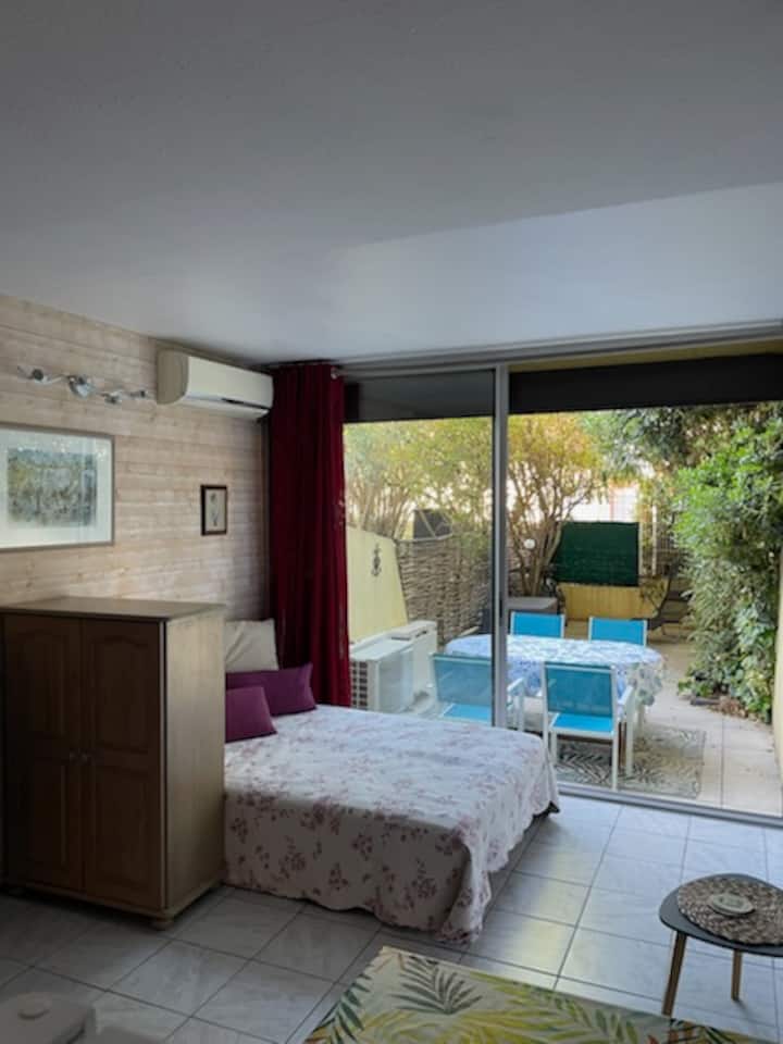 Studio Meublé Proche Bord De Mer - Aigues-Mortes