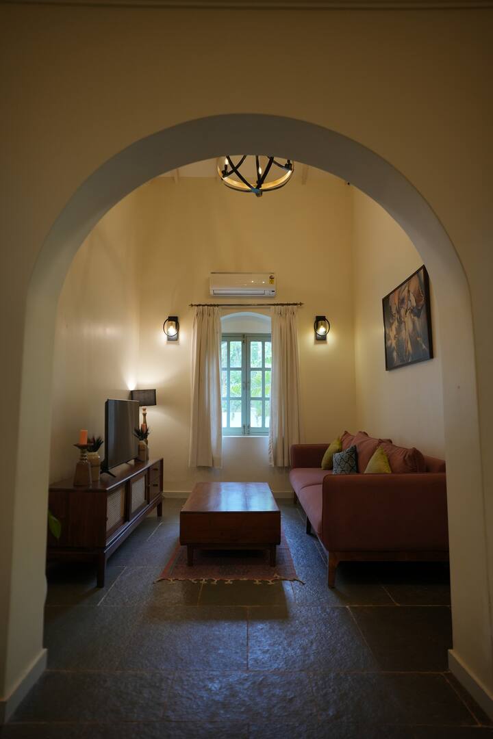 Living room image 8