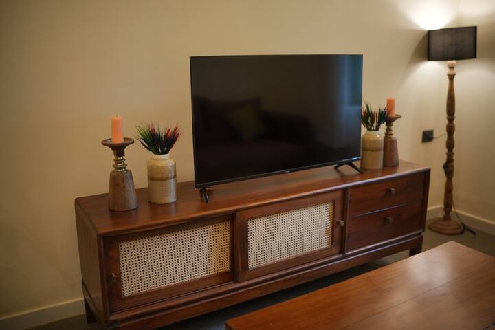 Living room image 5