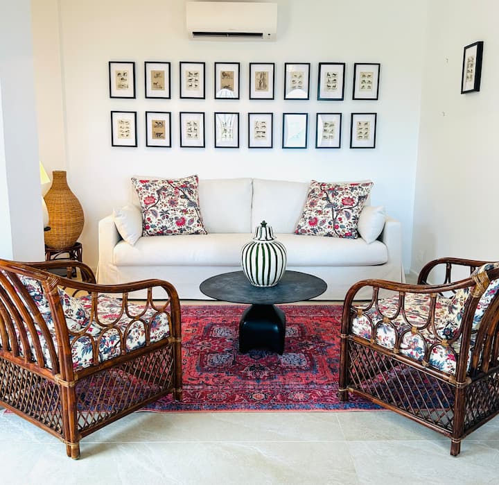 Sea View Villa - Heated Pool- Sleeps 12 - Peaceful - Carqueiranne