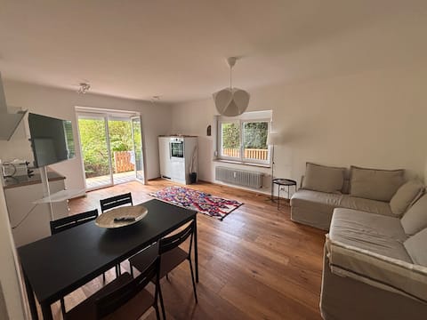 Popular Airbnb listing: Sunny Apartment in Graz FreeParking SelfCheckIn in Sankt Peter
