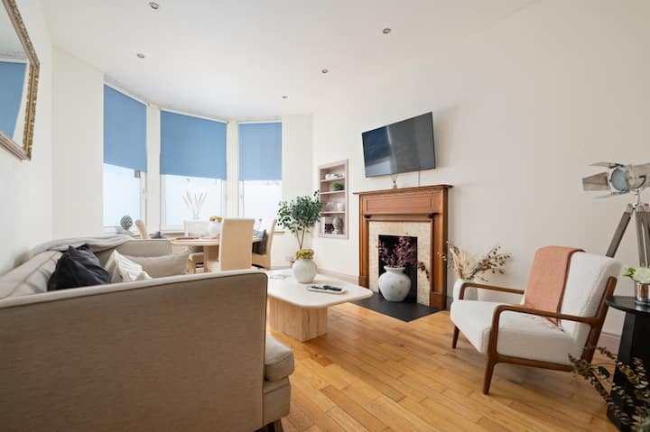 Stylish Flat With Parking Steps To Subway & Ibrox - Glasgow
