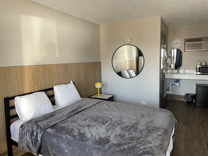 Comfy Modern Motel Room!