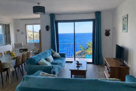La Gonave: Elegant 4-bedroom apartment facing the sea/beach 4 min away