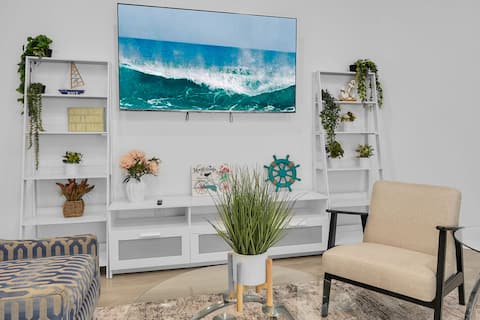 Top performing Airbnb: Spacious home close to Jax Beach in Sandlewood