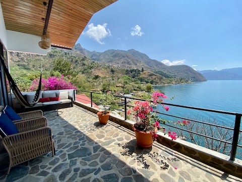 The Lake House. Cozy and calm, magnificent views.