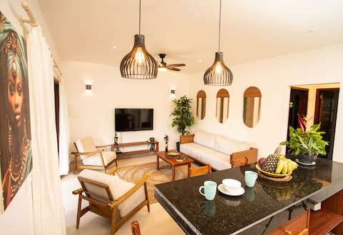 Stunning Tropical Oasis in Jeri