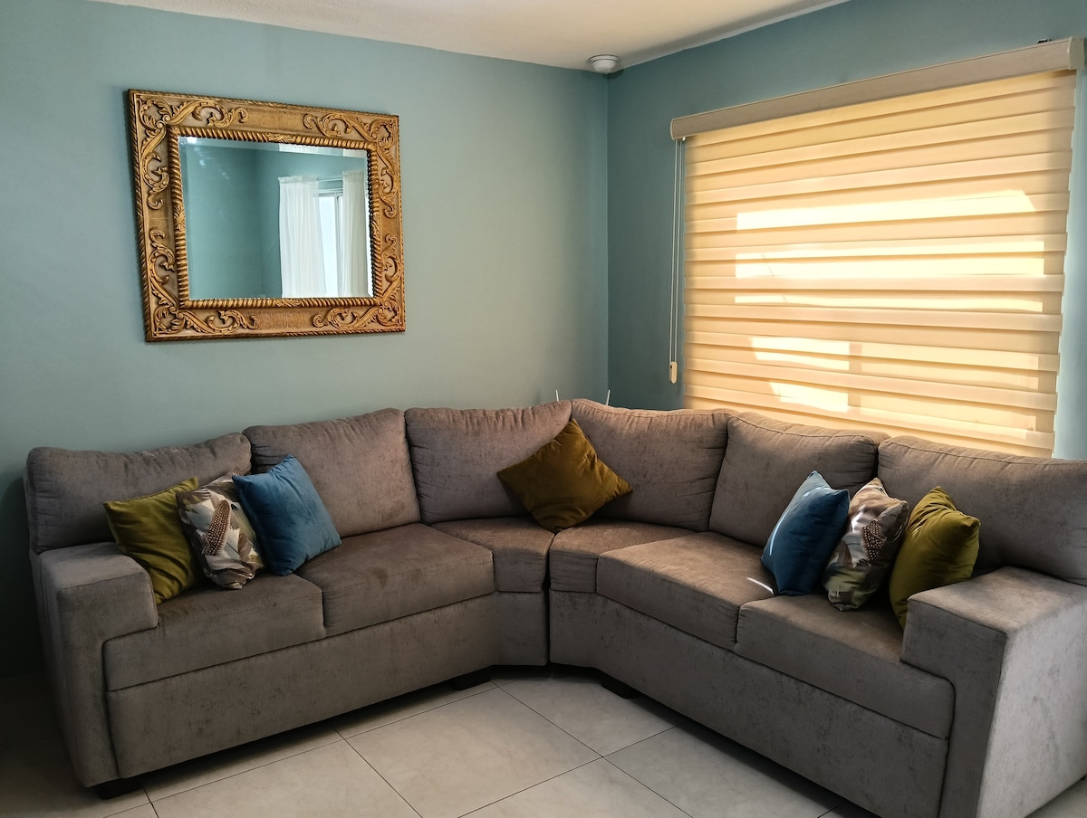 Anuncio de Airbnb popular: Comfortable full house in a private subdivision! en Torreón