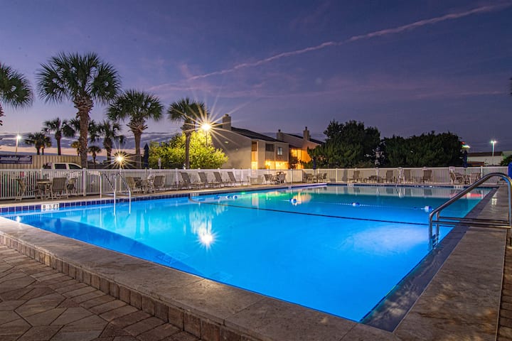 Beach Service · Game Loft · Pool Toys - Destin, FL