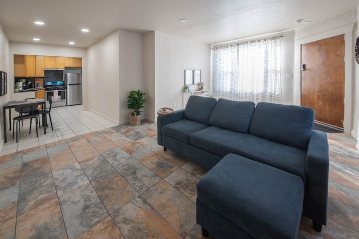 Modern Family-friendly Flat Near Laurel District - Oakland