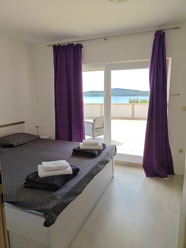 Dhomë gjumi 1