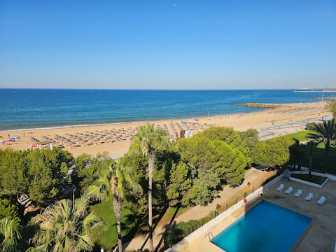 New top floor on the Beach, pool