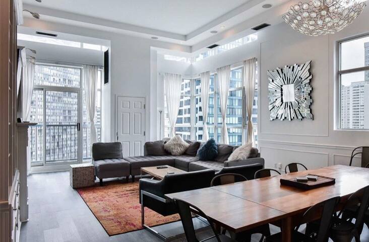 Two Rooms in Penthouse Toronto