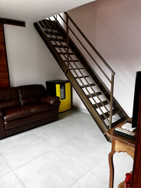 Imóvel de sucesso: Casa Tigê, the 7-bedroom studio house em Sete Lagoas