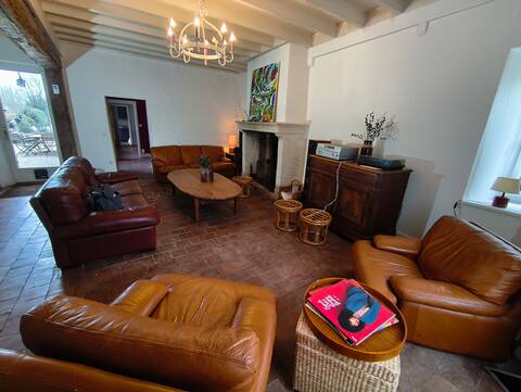Top Airbnb: Village house with pool in Yvelines