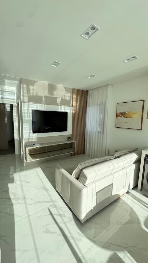 Imóvel de sucesso: Oceanfront Penthouse Flat - Meia Praia em Itapema