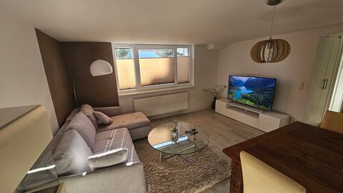 Top Airbnb: Cozy basement apartment in a prime location in Kleefeld