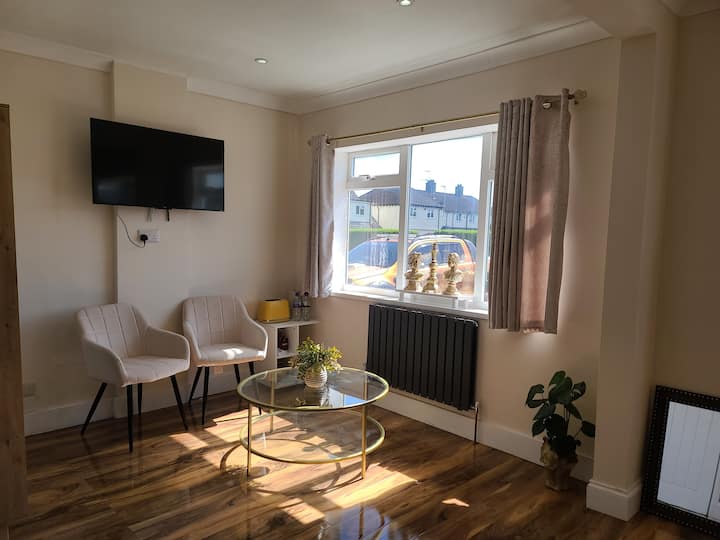 One Bed And Bath In Rochford - 사우스엔드온시
