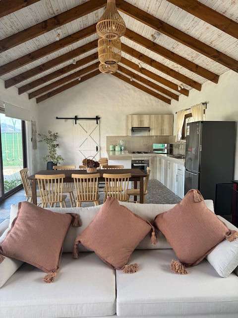 Popular Airbnb listing: Lodge La Puerta in Santa Cruz