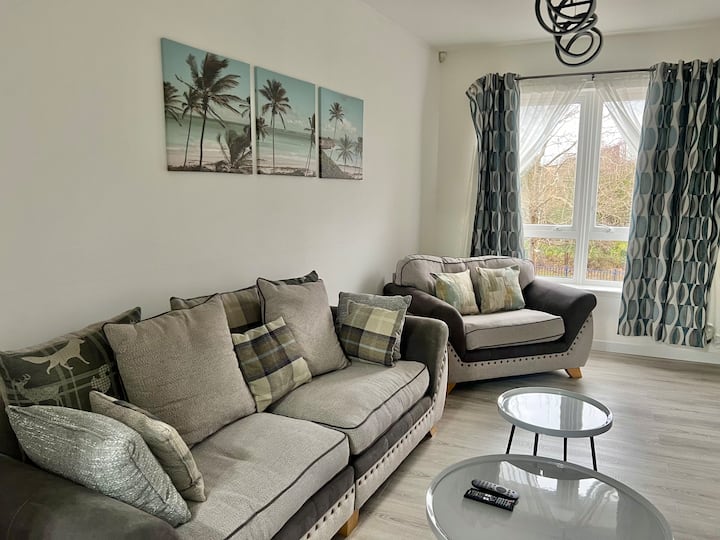 4 Bedroom Townhouse In Glasgow City - Free Parking - Glasgow