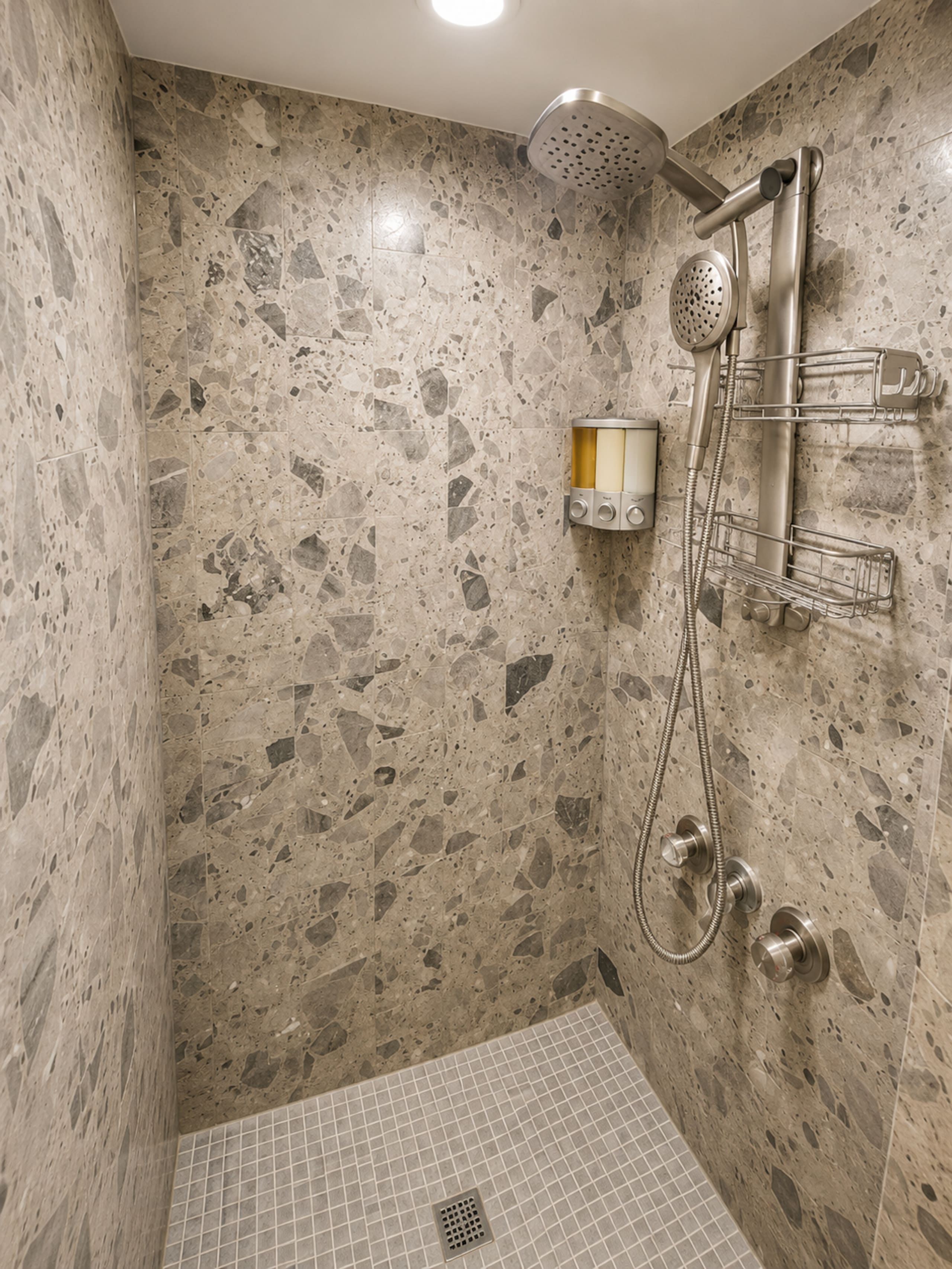 Condo in Honolulu · ★4.85 · 1 bedroom · 2 beds · 1 bath - Image 15