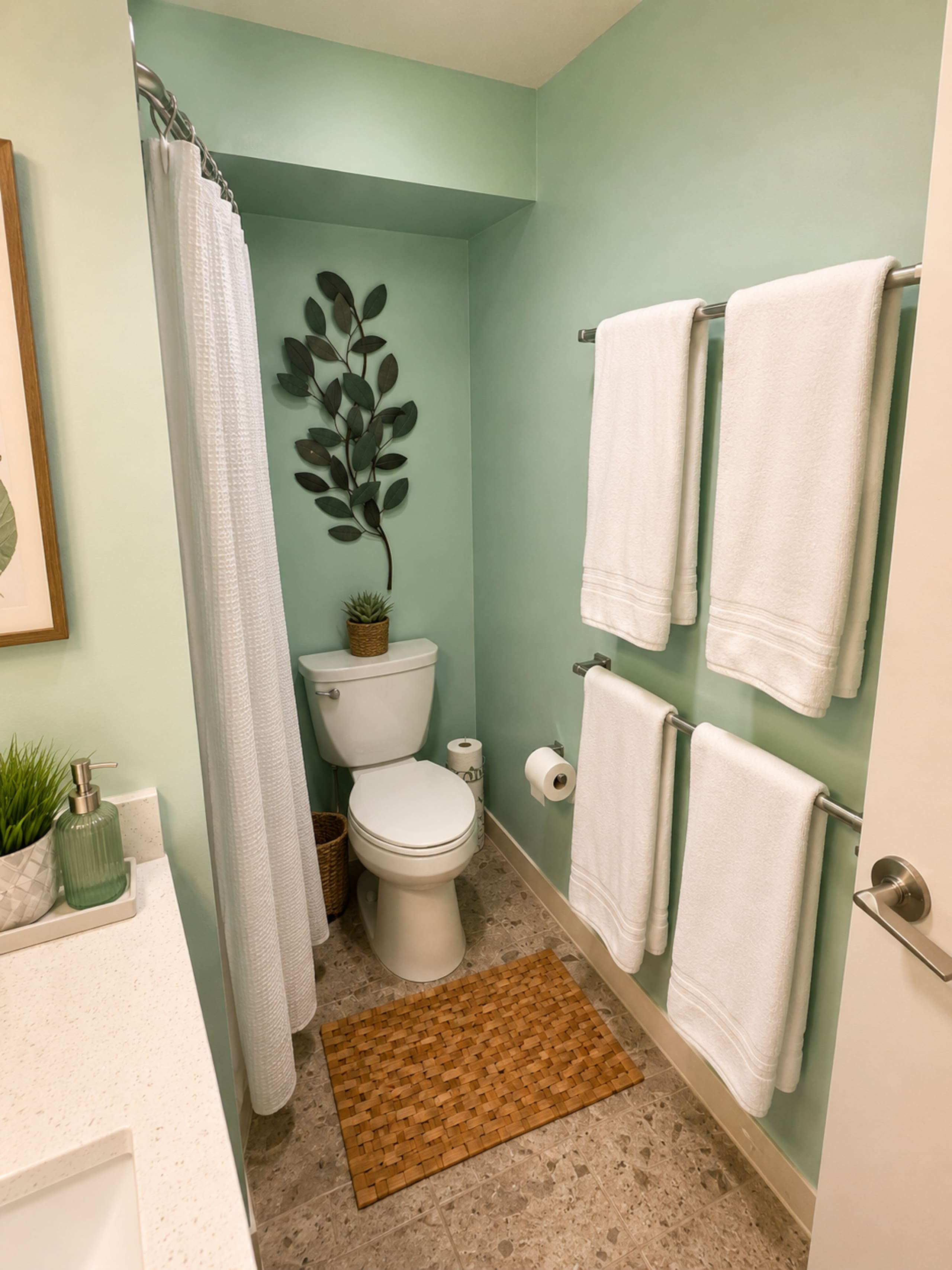 Condo in Honolulu · ★4.85 · 1 bedroom · 2 beds · 1 bath - Image 13