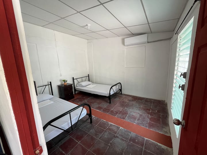 Საძინებელი 4