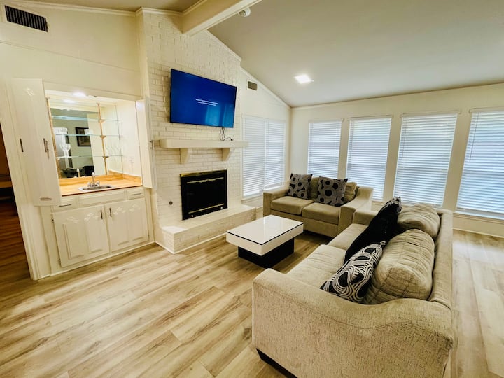 Lovely And Comfy 3-bedroom One Story Home In Plano - Plano, TX