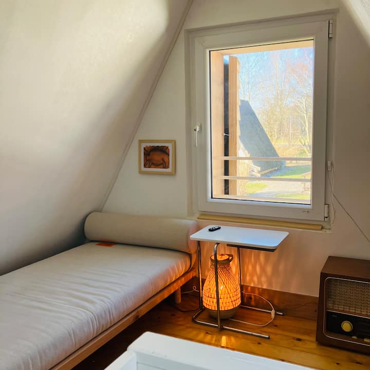 טרקלין עם רדיו